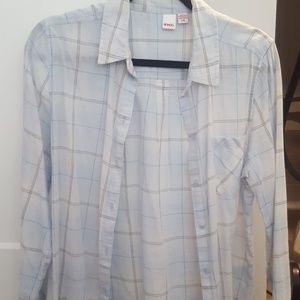 👚 light blue plaid button-down shirt